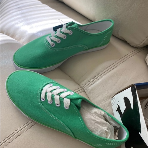 Shoes - Picture 2 of 3